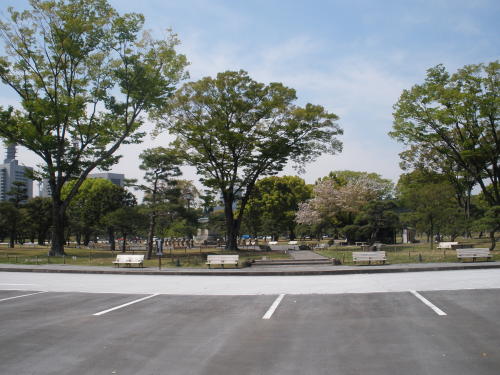 銅像周辺の様子