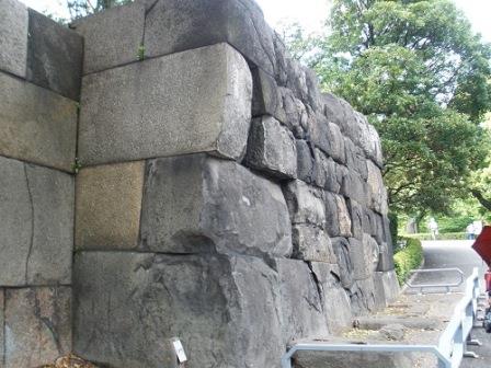 Stone wall of the inner gate 1 (left side when viewed from inside the masugata)