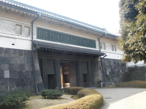 枡形内から見た渡櫓門