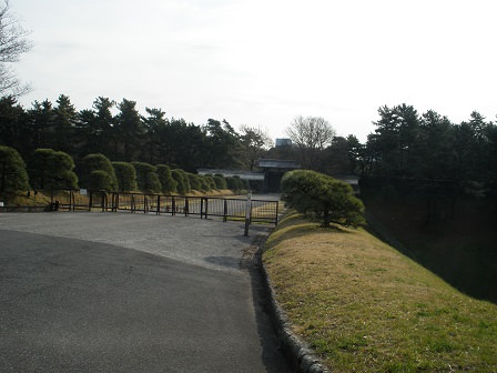 半蔵門前の土橋