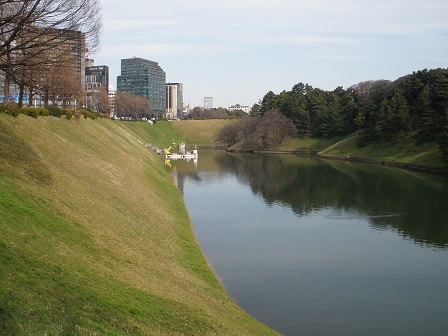 半蔵門付近の桜田濠