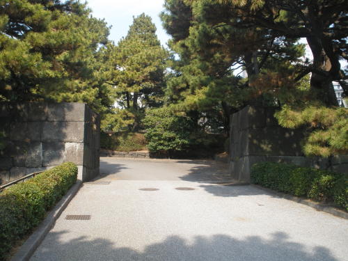 下梅林門の高麗門跡に残る石垣