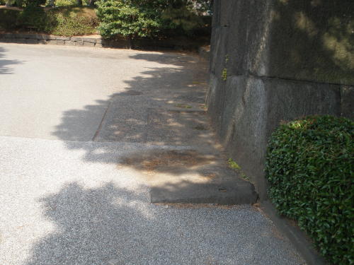 下梅林門の高麗門の礎石２