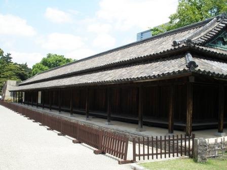 The Hyakunin-bansho in front of Naka-no-mon Gate (2)
