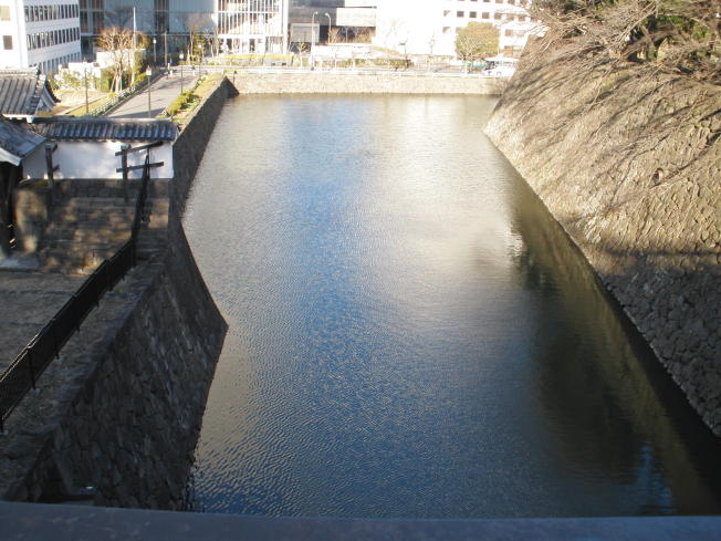 Shimizu Moat seen from the top of the stone steps